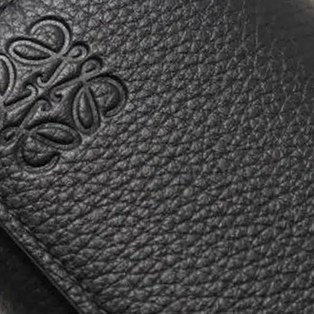 LOEWE Anagram