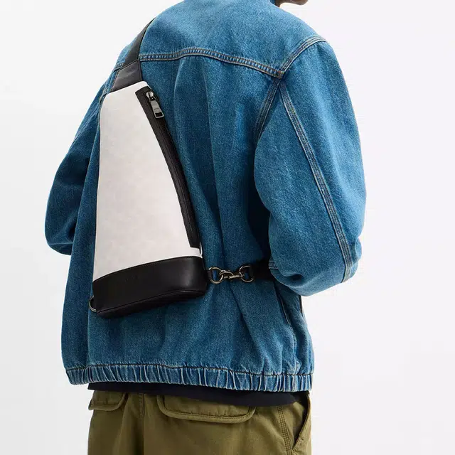 COACH Signature 18DominiqueLogo