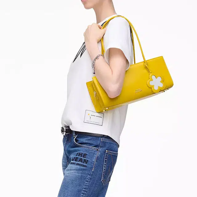 MARC JACOBS
