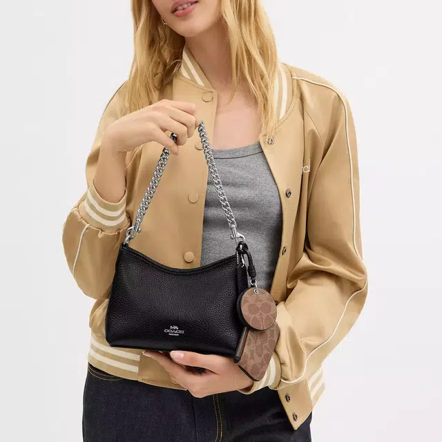 COACH LAUREL 19 Logo