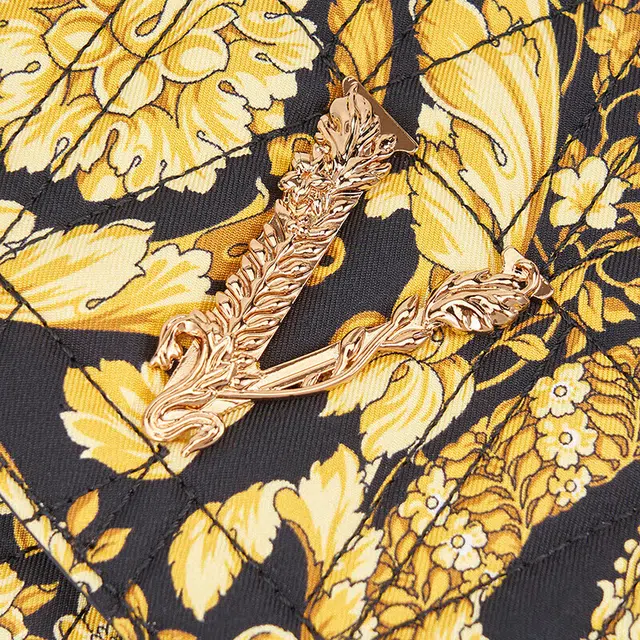 VERSACE V