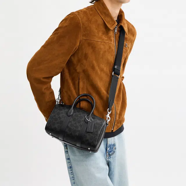 COACH COMPASS 25