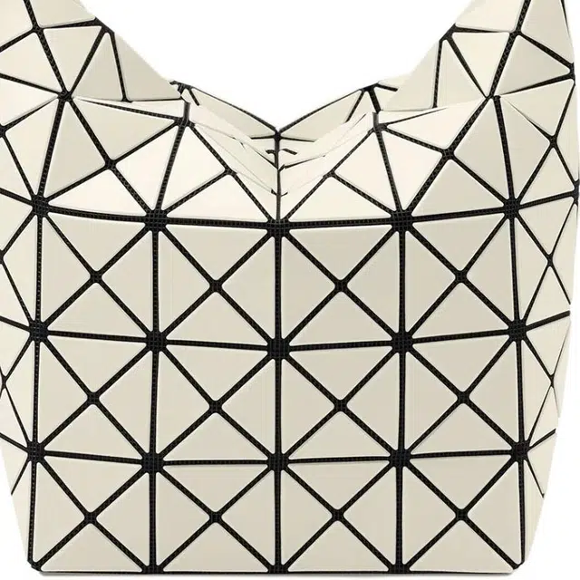 ISSEY MIYAKE VALLEY PVC