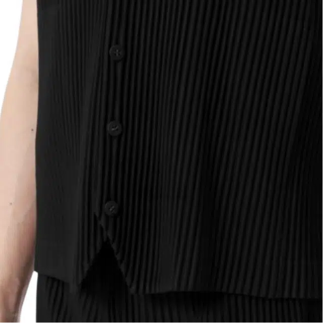 Homme Pliss Issey Miyake SS25 V