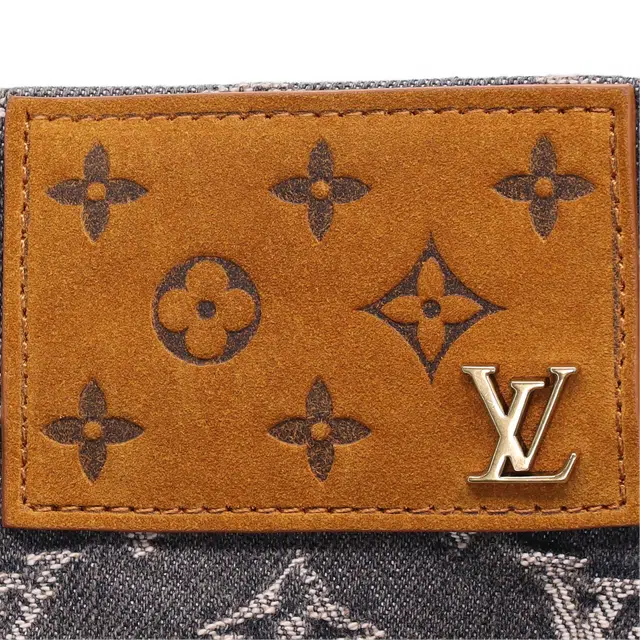 LOUIS VUITTON FW22 Logo