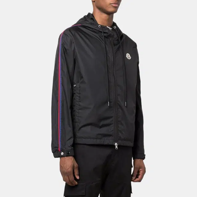 Moncler SS22 HattabLogo