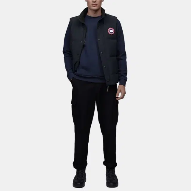 Canada Goose Garson Logo