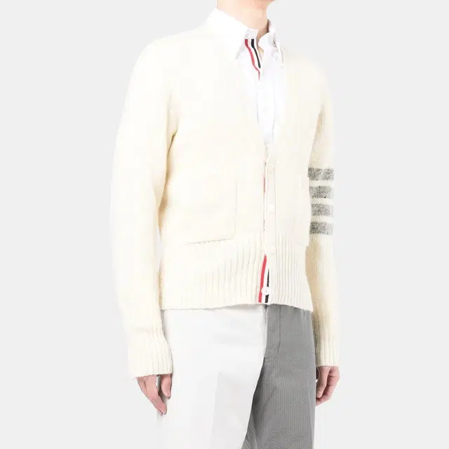 THOM BROWNE FW22 V