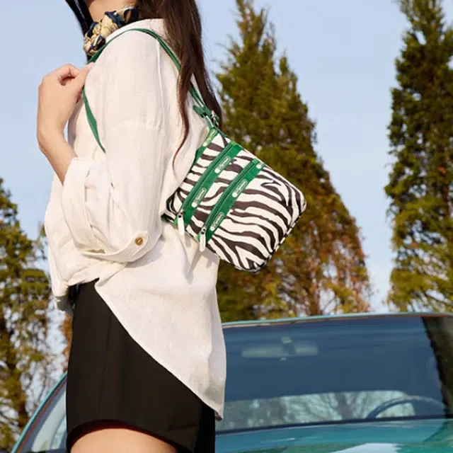 LeSportsac
