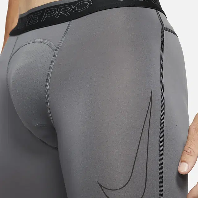 Nike Pro Dri-FIT Logo