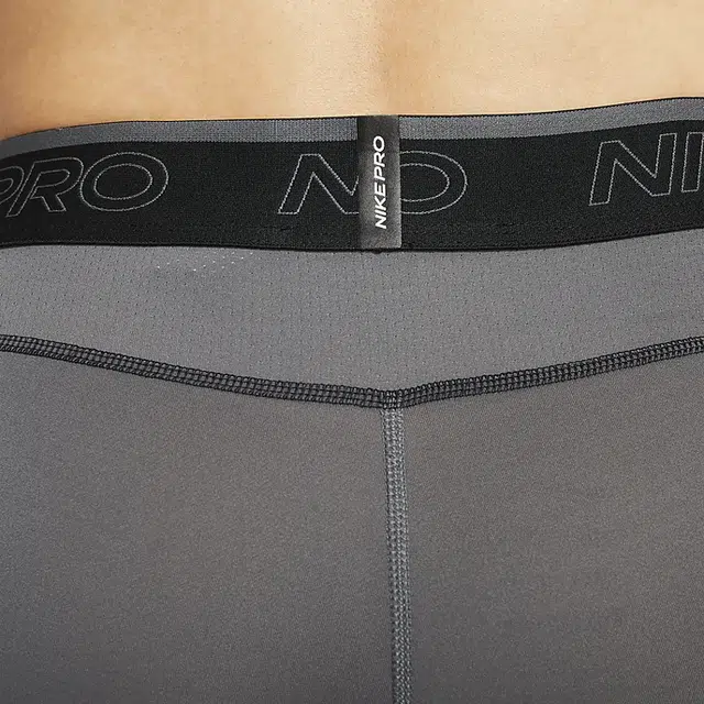 Nike Pro Dri-FIT Logo