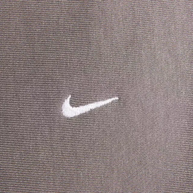Nike Solo Swoosh