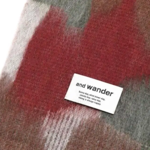 and wander logo
