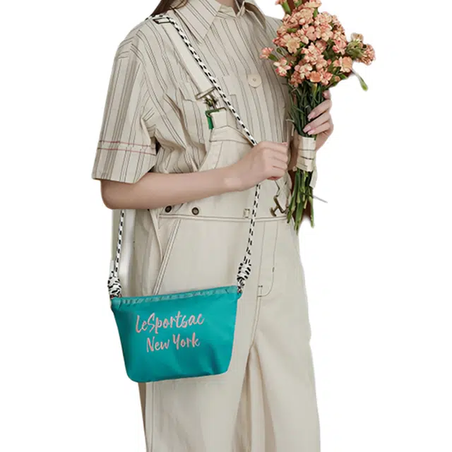 LeSportsac