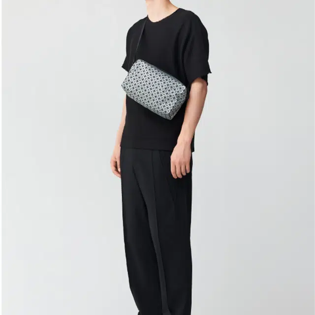 ISSEY MIYAKE Saddle