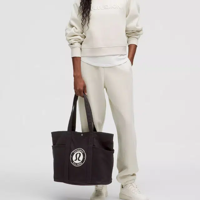 lululemon Daily Multi-Pocket 20L Tote