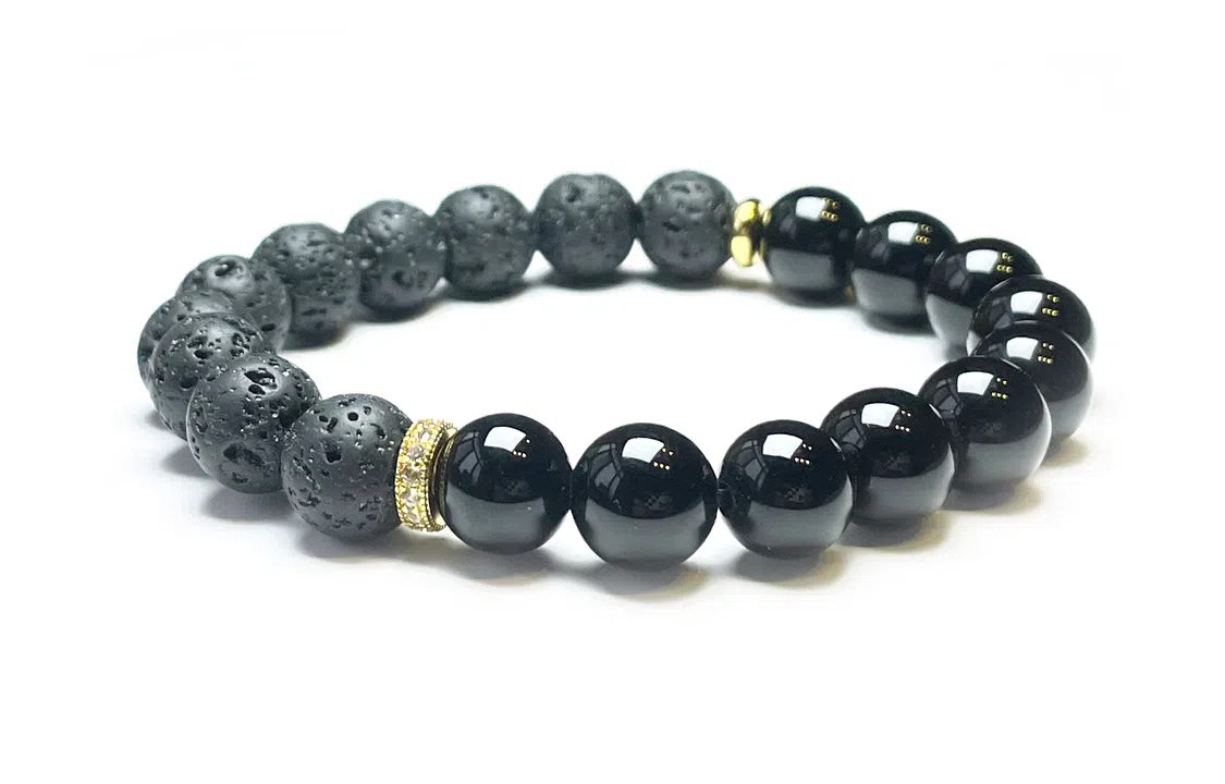 MOUNTAINS AND MANS ins