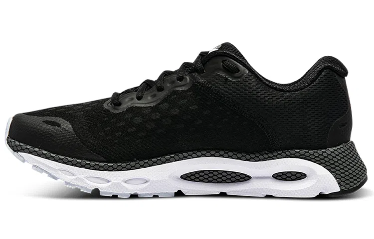 Under Armour Infinite 3