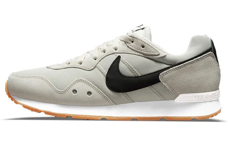 Nike Venture Runner Tan