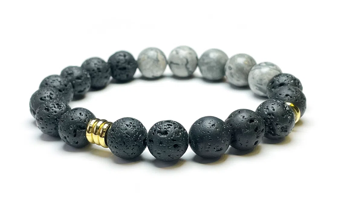 MOUNTAINS AND MANS ins