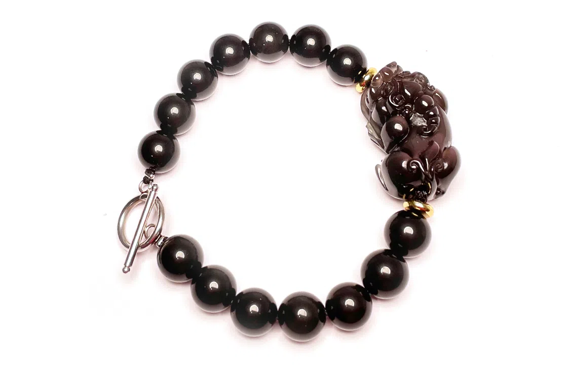 MOUNTAINS AND MANS ins