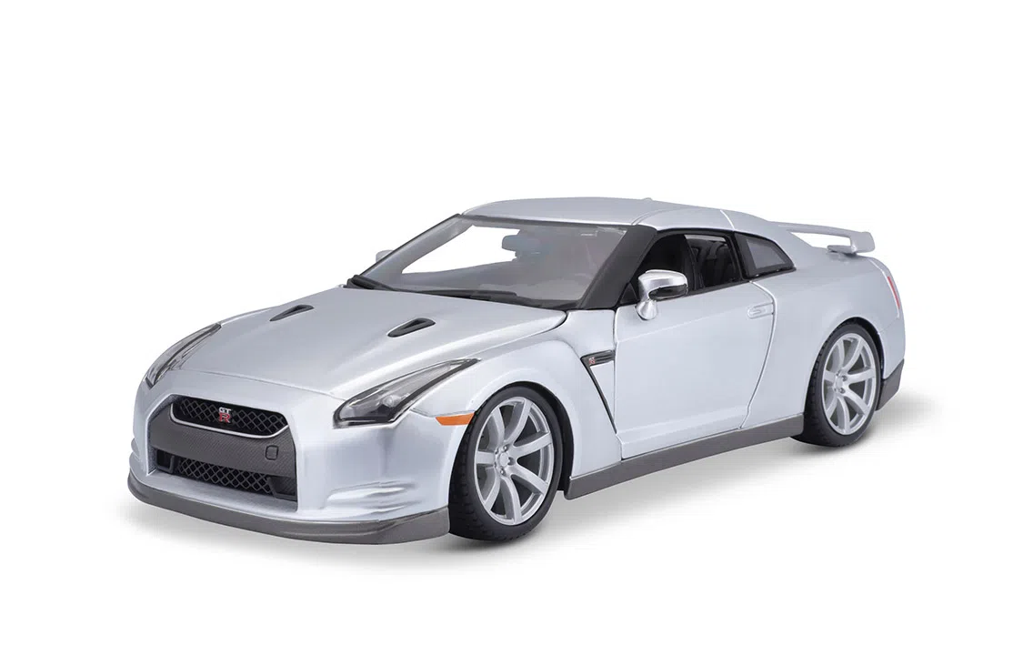 118 NISSAN GT-R