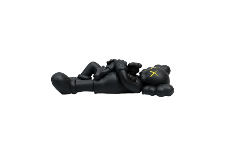KAWS HOLIDAY SINGAPORE COMPANION 27cm