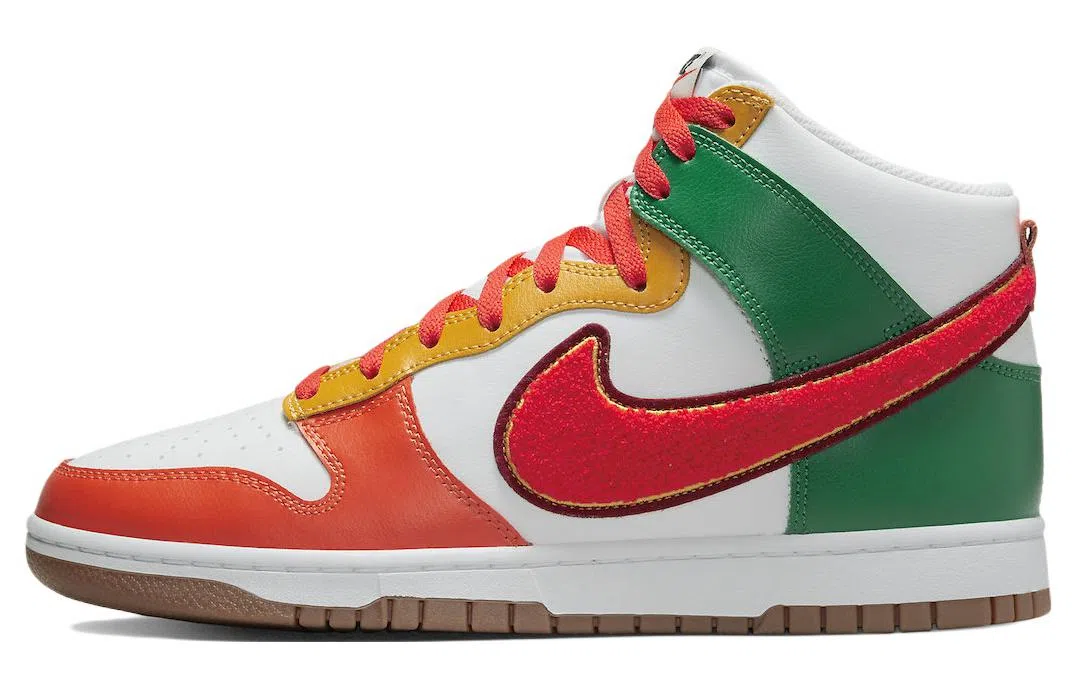 Nike Dunk Retro "Chenille Swoosh"