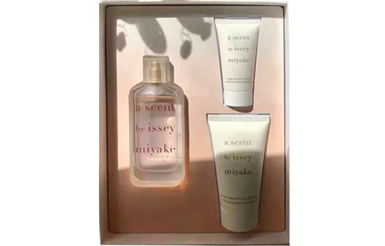 三宅一生 粉色气息礼盒