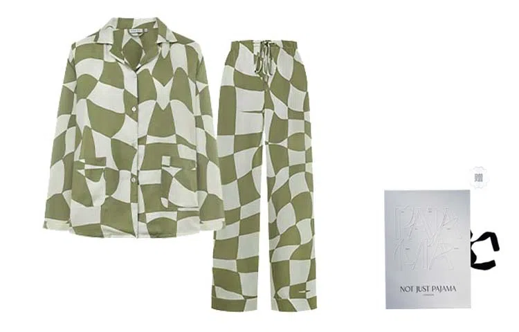 NOT JUST PAJAMA Chess 19 100