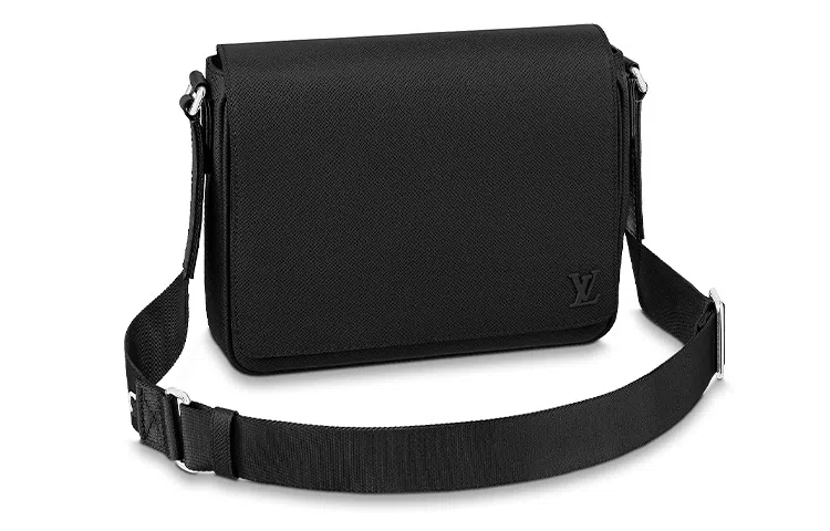 Louis Vuitton District PM