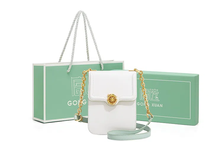 宫选 春夏龙跃凤鸣系列 小众潮流链条翻盖 真皮 单肩斜挎包手机包 女款 赠礼盒