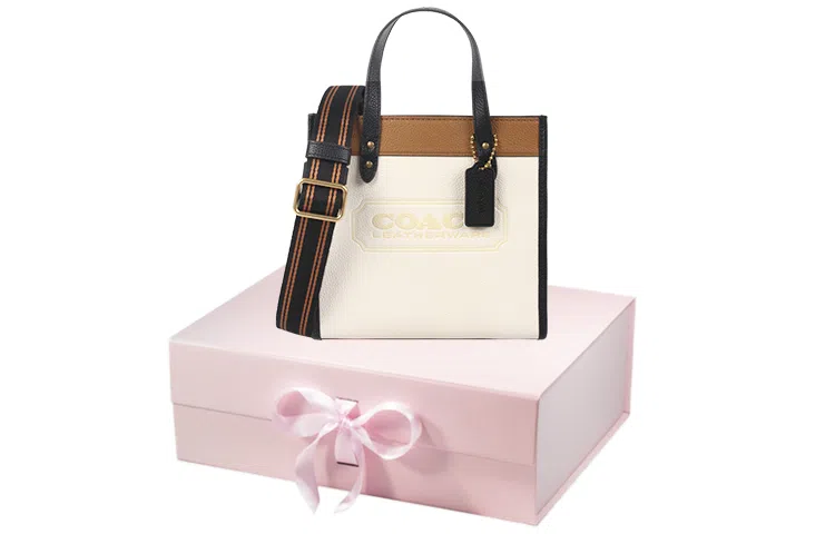 COACH Field 22 Tote