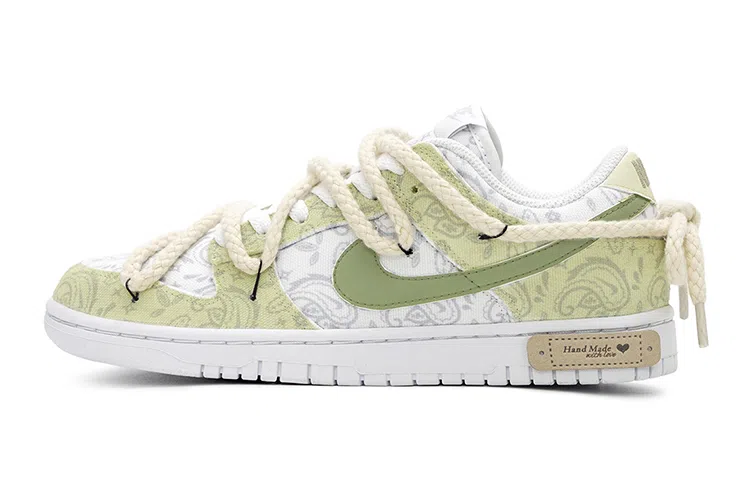 Nike Dunk Low ESS