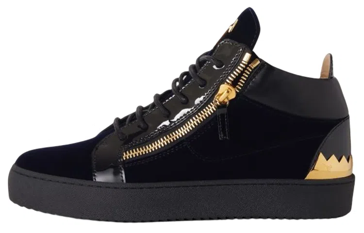 giuseppe zanottiGZ Kriss