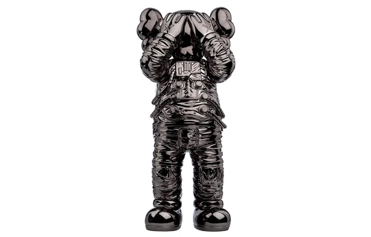 KAWS KAWS HOLIDAY SPACE COMPANION 30cm