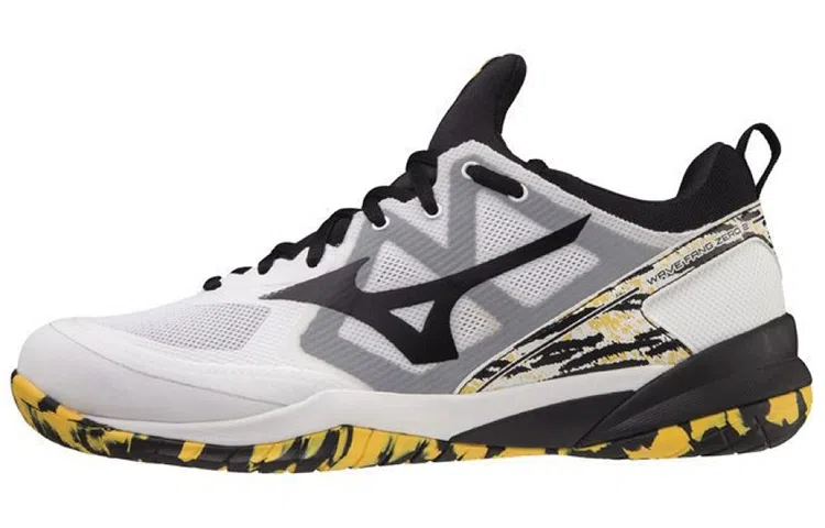 Mizuno Wave Fang Zero