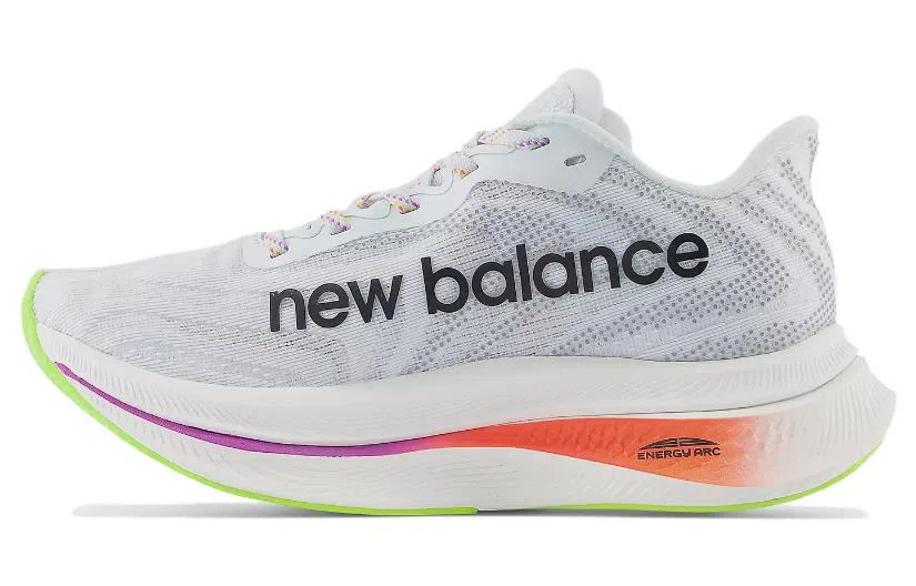 New Balance FuelCell SuperComp Trainer v2