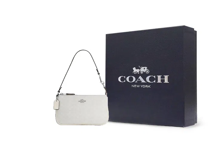COACH Nolita 19 Logo pvc