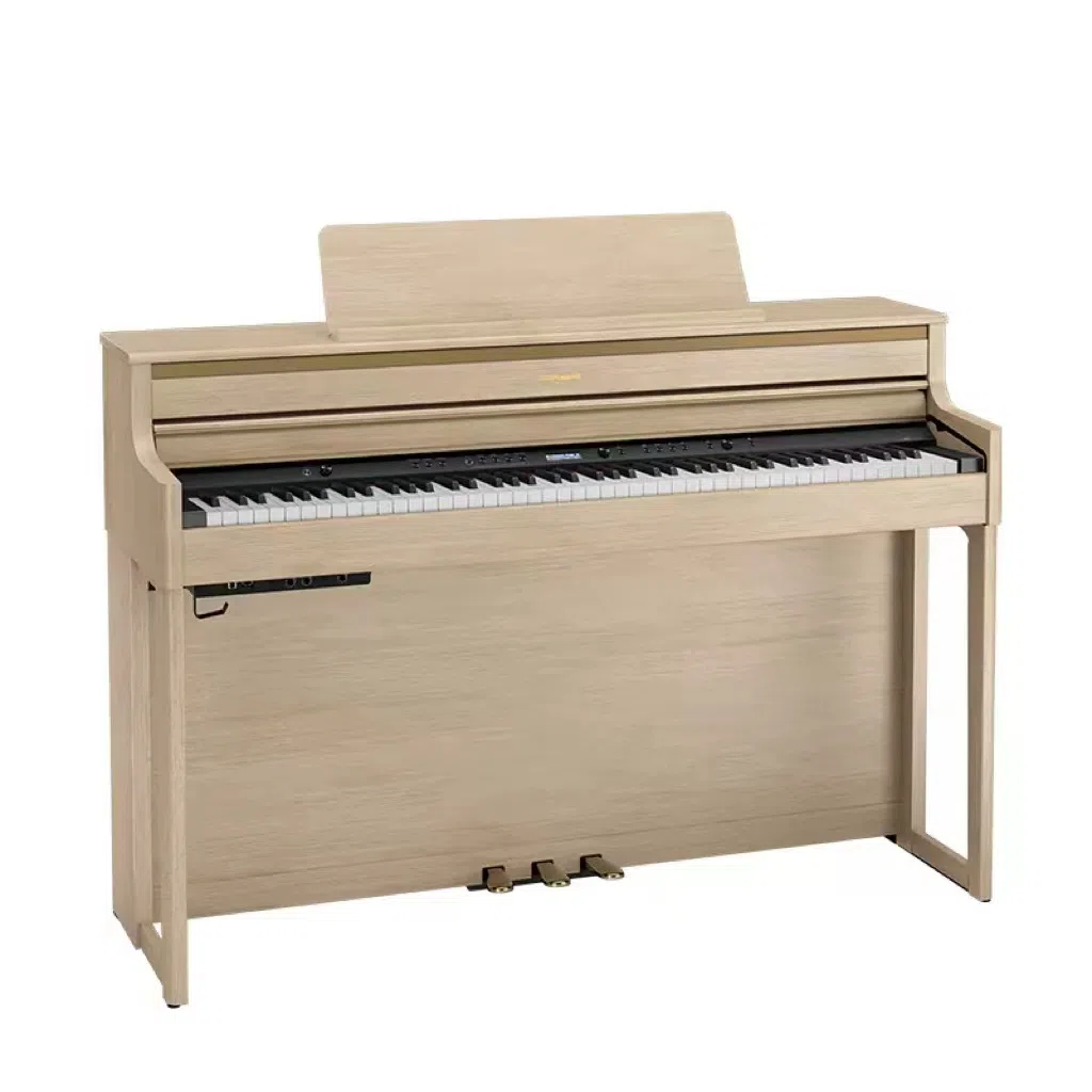 Roland () HP704