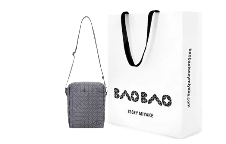ISSEY MIYAKE Voyager