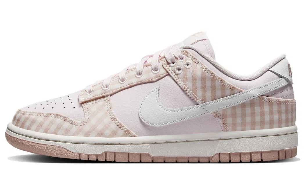 Nike Dunk Low "Pearl Pink"