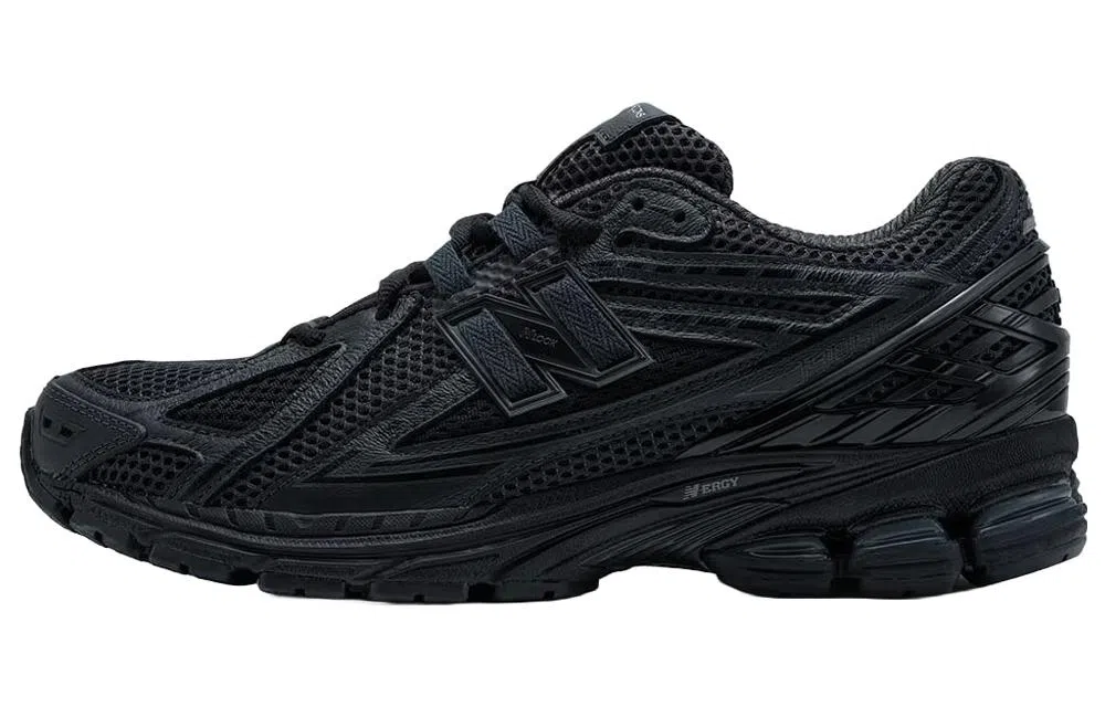 COMME des GARÇONS HOMME x New Balance 1906R