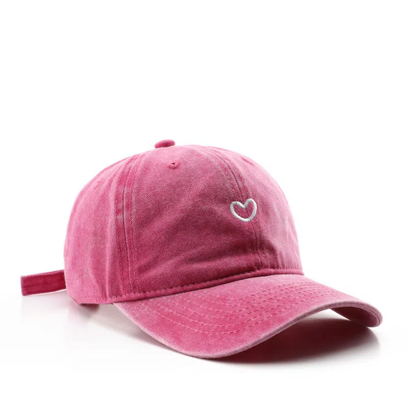 Yifan Vintage Heart Embroidery Cap