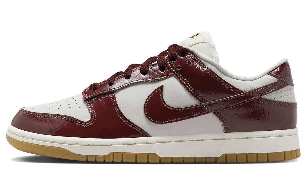 Nike Dunk WMNS "Team Red Croc"