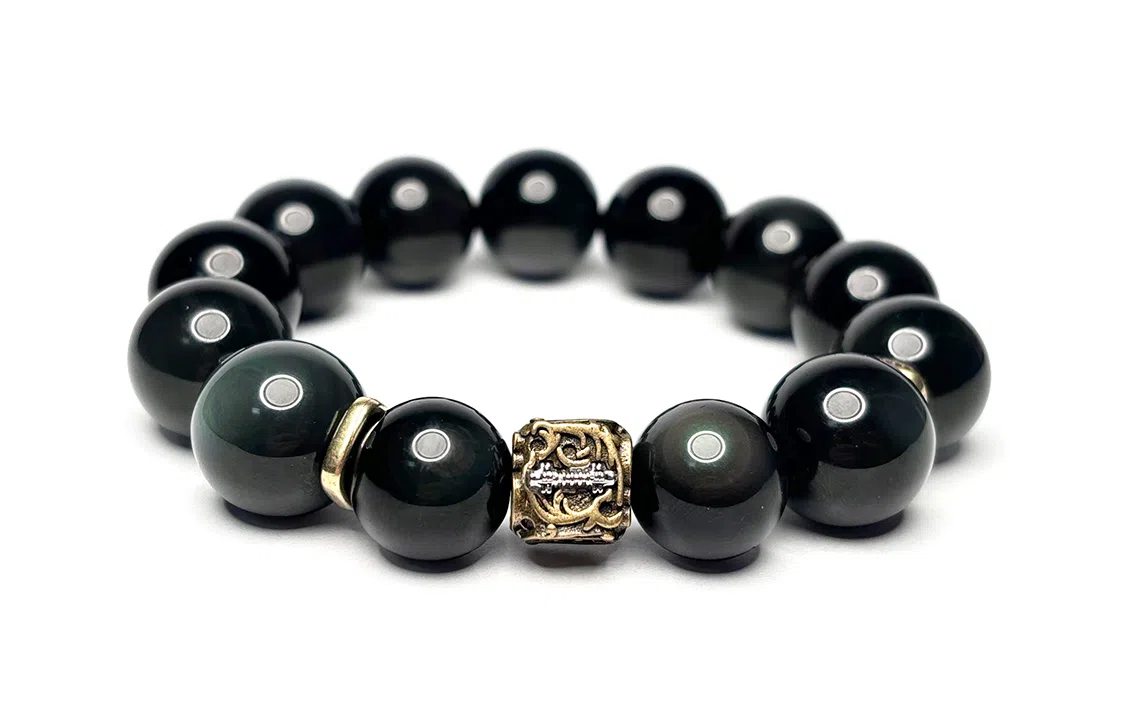 MOUNTAINS AND MANS 16mm