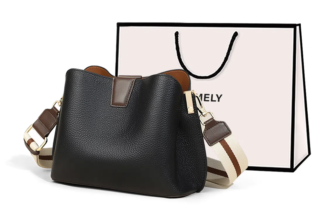 COMELY Bucket Bag Black