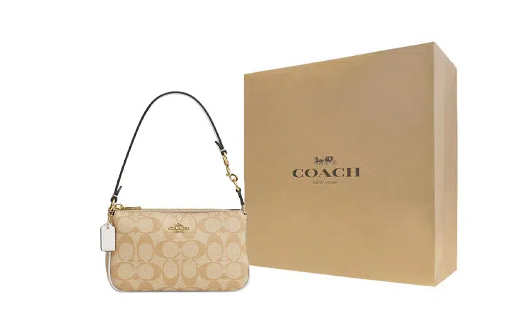 COACH Nolita 19 Logo PVC