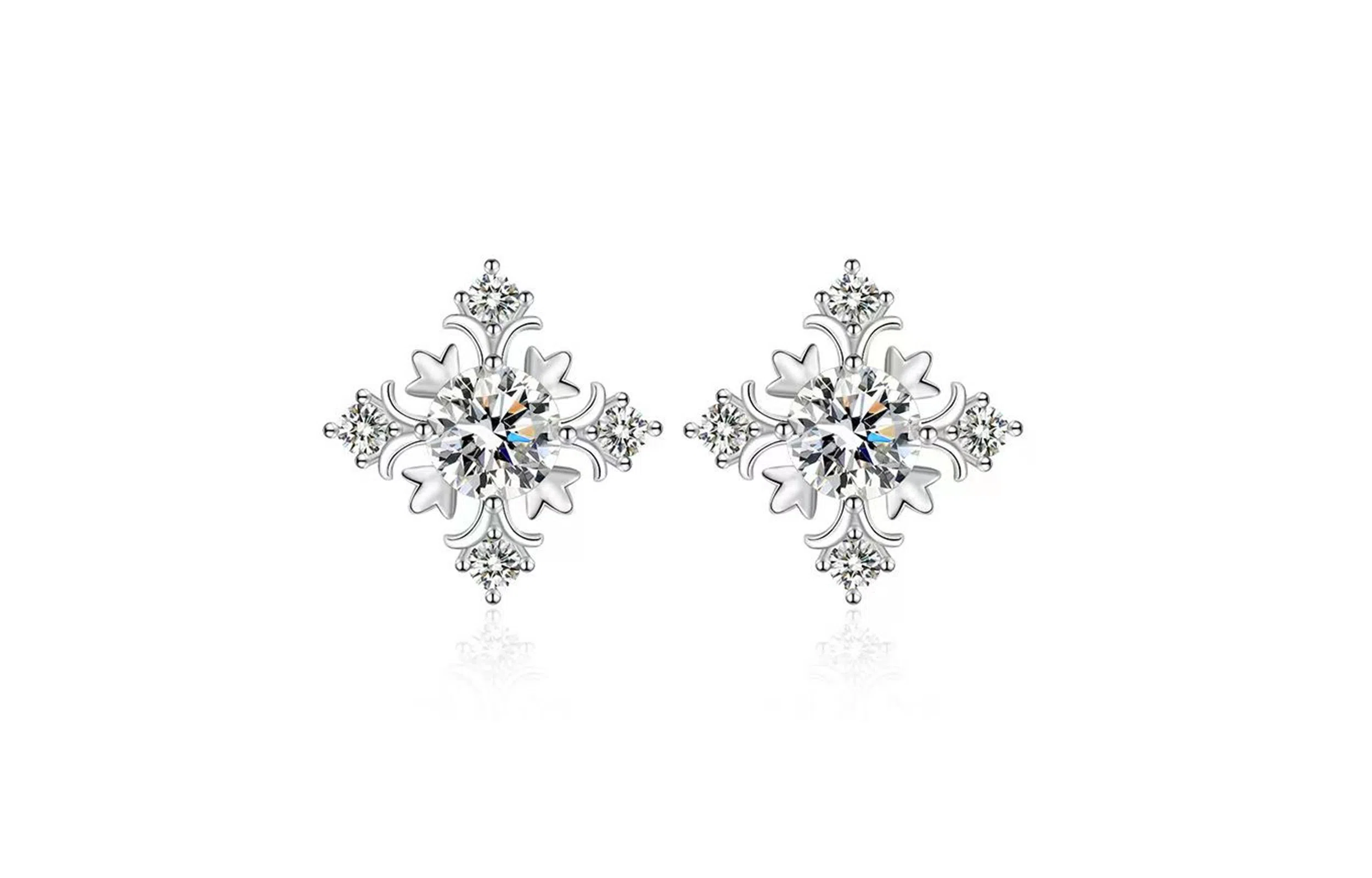 ASTARHADES Snowflake Stud Earrings
