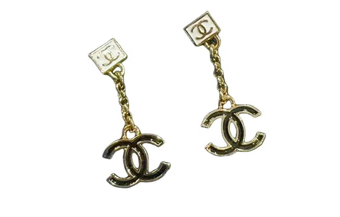 CHANEL C -